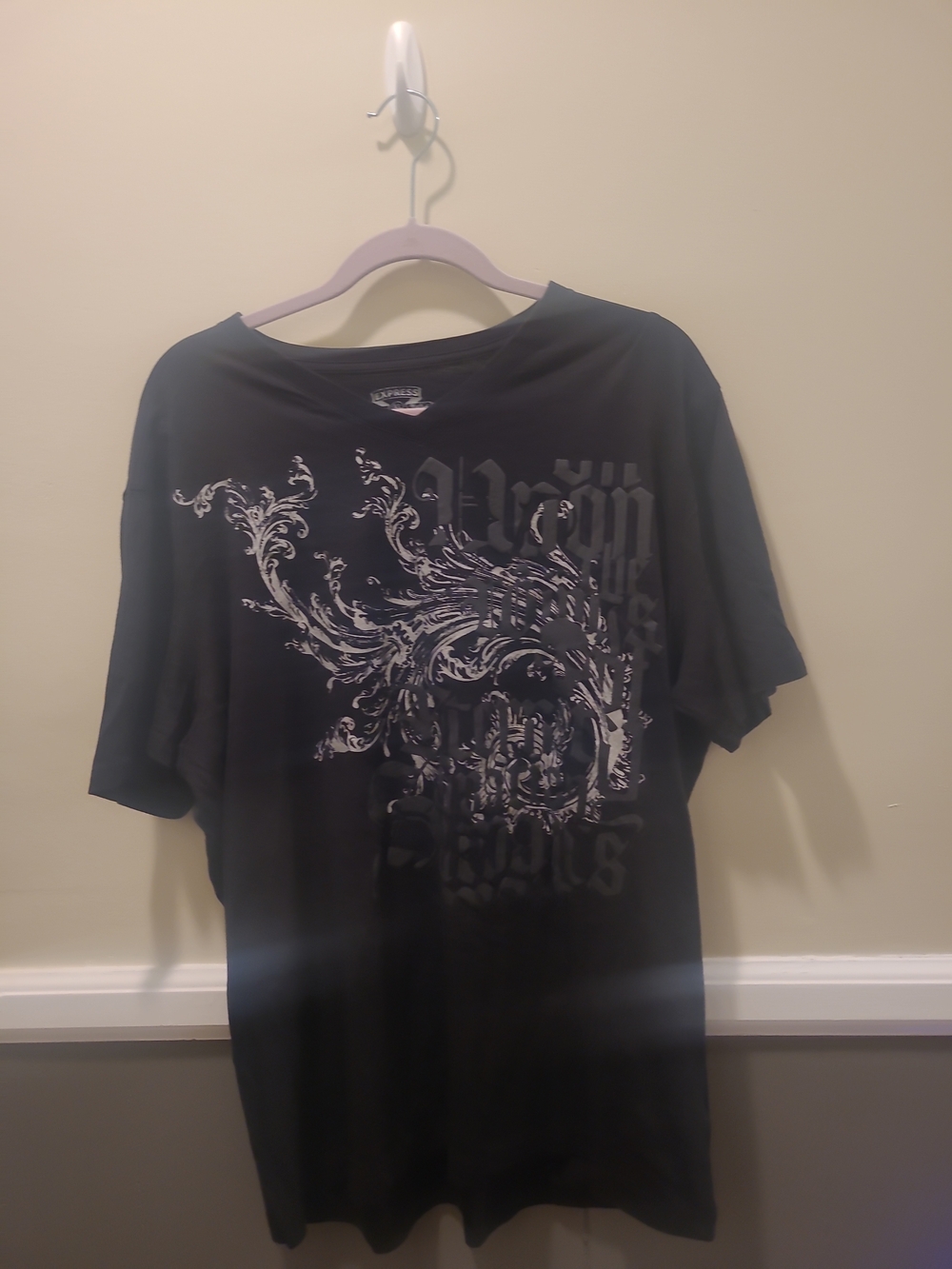 Express Mens XL Black Skull Graphic Tee Gothic Scrollwork